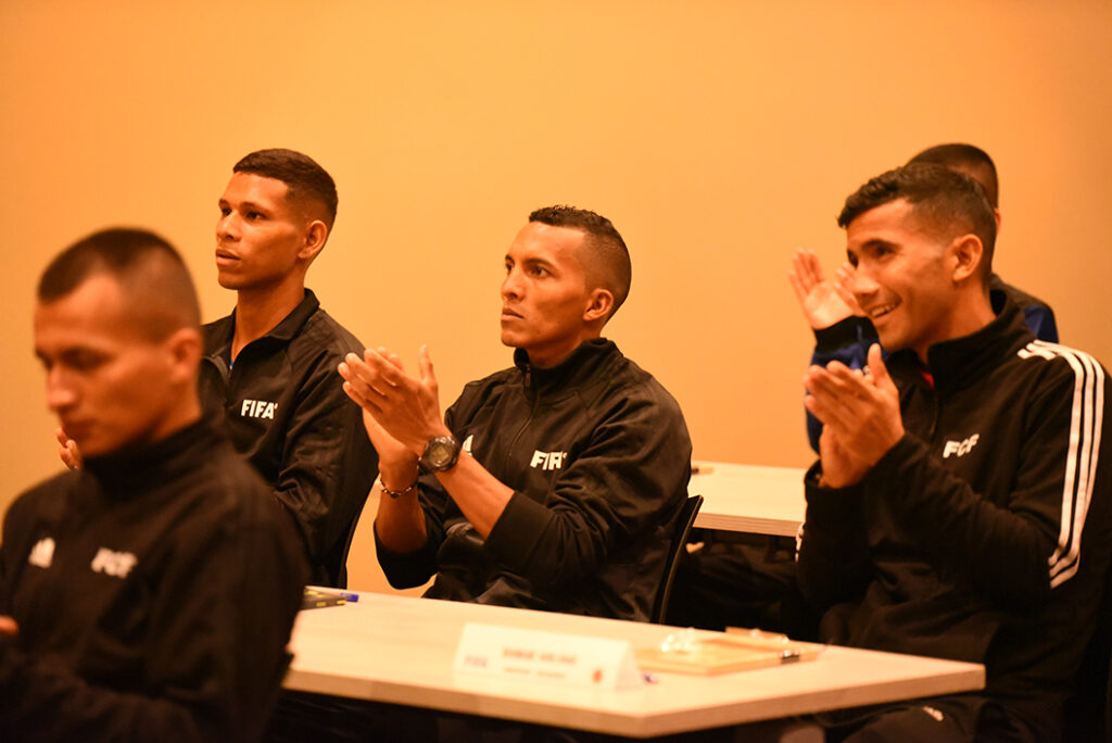 Inició el curso FIFA RAP para árbitros asistentes talentos en Bogotá