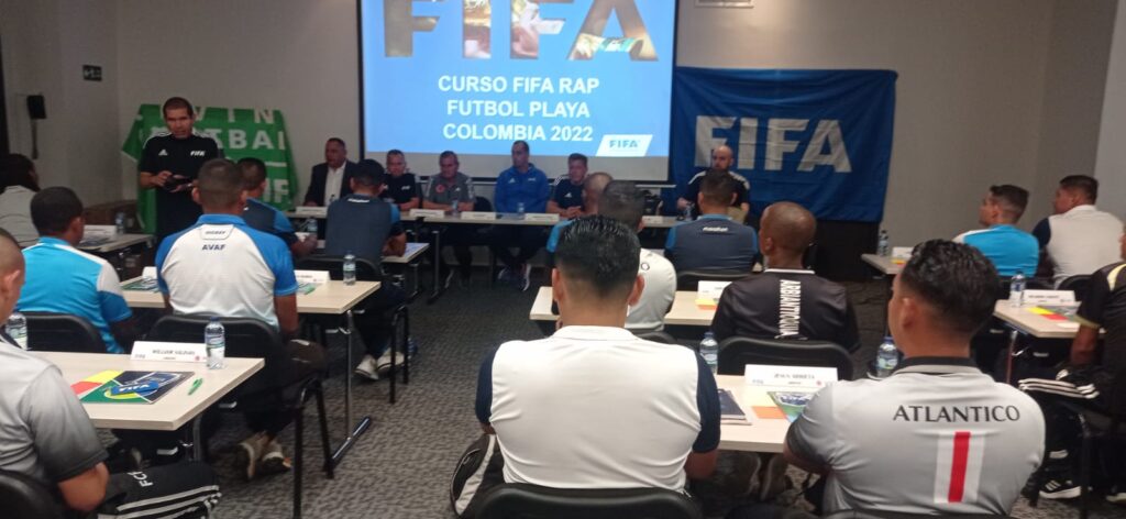 Curso FIFA-RAP para árbitros de fútbol playa y fútbol sala - AUF