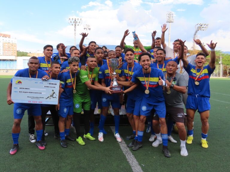 Total Soccer campeón