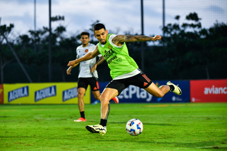 Selección Colombia de mayores, Daniel Muñoz